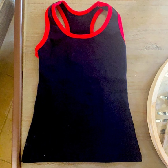 2 workout/yoga tops-high quality - Picture 4 of 4